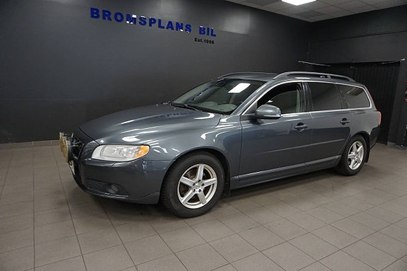 Volvo V70 2 of 12
