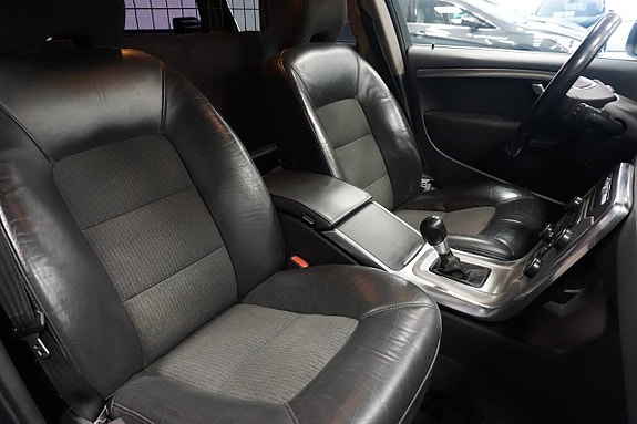 Volvo V70 10 of 12
