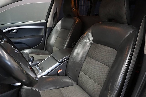 Volvo V70 11 of 12