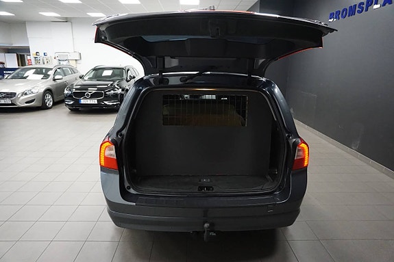 Volvo V70 12 of 12