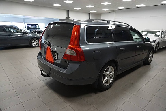 Volvo V70 8 of 12