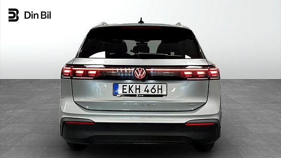 Volkswagen Tiguan 5 of 12
