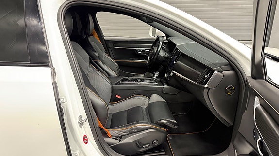 Volvo V90 Cross Country 17 of 30