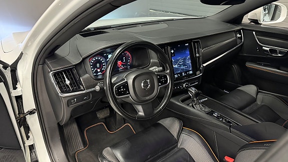 Volvo V90 Cross Country 13 of 30