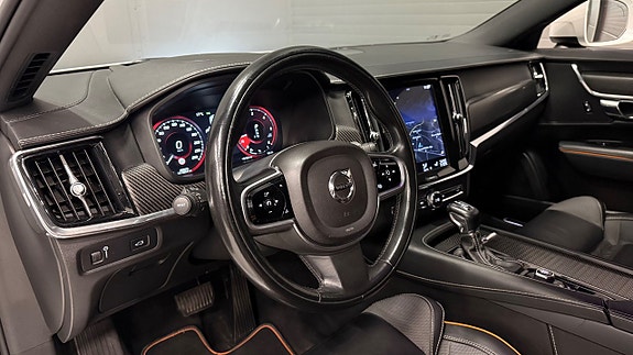 Volvo V90 Cross Country 14 of 30