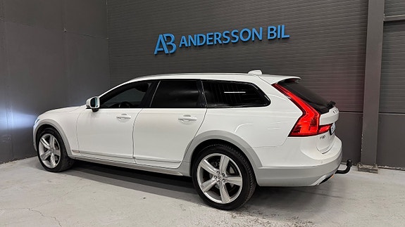 Volvo V90 Cross Country 7 of 30