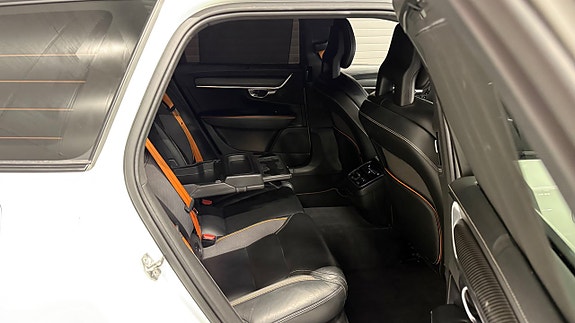 Volvo V90 Cross Country 16 of 30