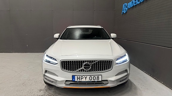 Volvo V90 Cross Country 9 of 30