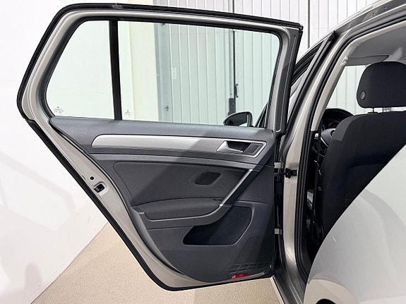 Volkswagen Golf I 17 of 23