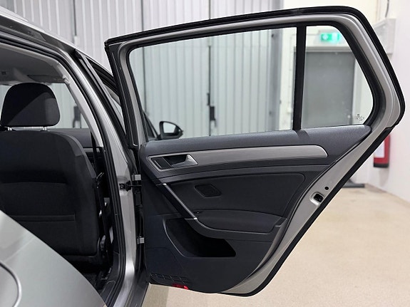 Volkswagen Golf I 19 of 23