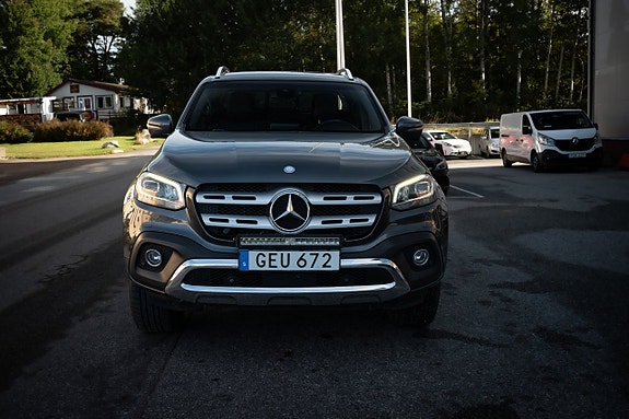Mercedes-Benz X250 d 2 of 25