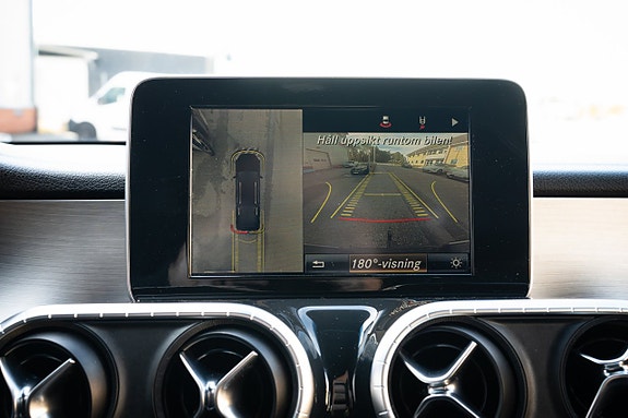 Mercedes-Benz X250 d 13 of 25