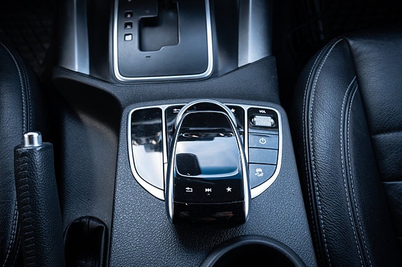 Mercedes-Benz X250 d 15 of 25