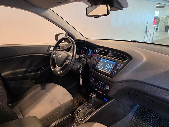 Hyundai i20 3 of 5