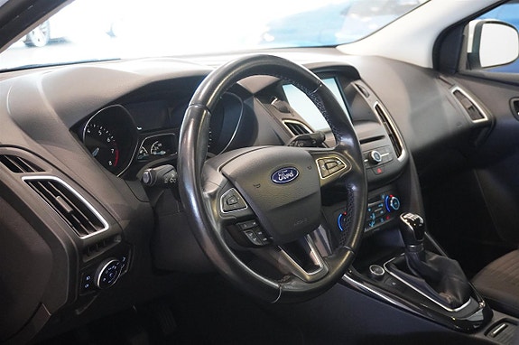 Ford Focus 2 of 13