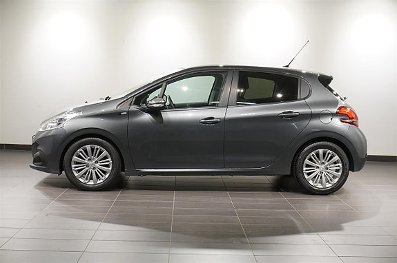 Peugeot 208 2 of 13