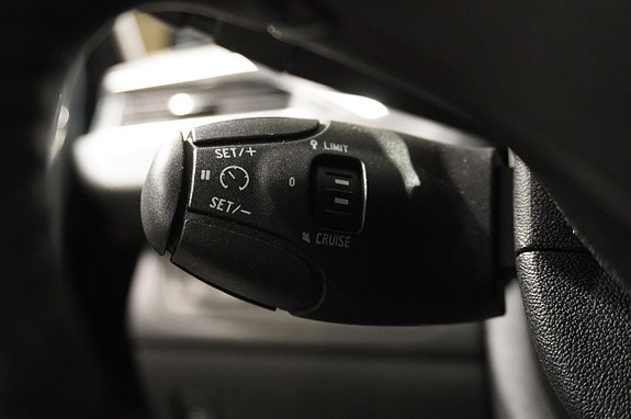 Peugeot 208 11 of 13