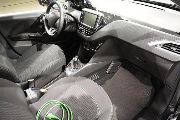 Peugeot 208 10 of 13