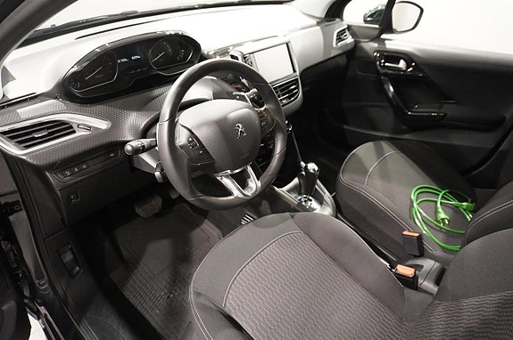 Peugeot 208 4 of 13