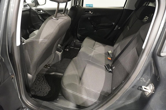 Peugeot 208 5 of 13