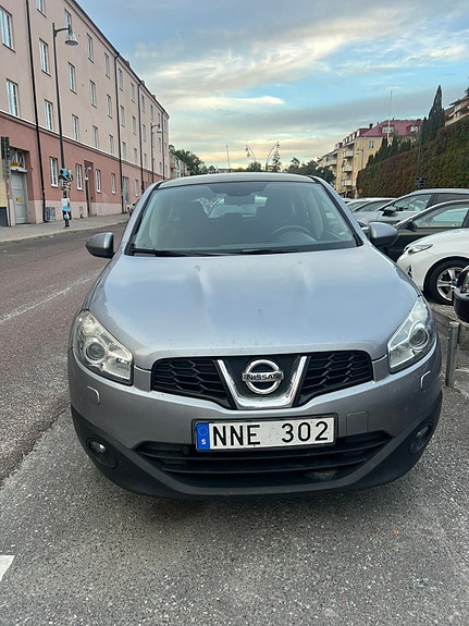 Nissan Qashqai 2 of 2