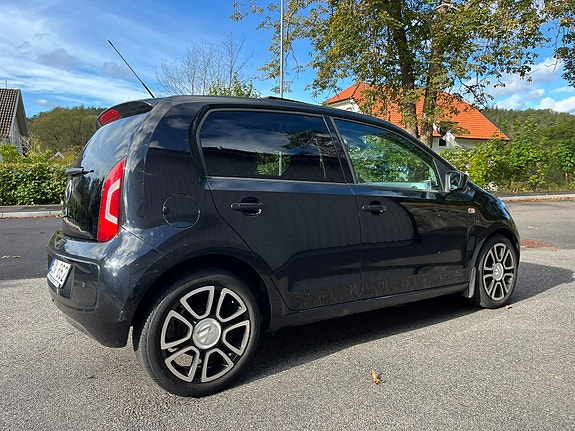 Volkswagen UP! 3 of 7
