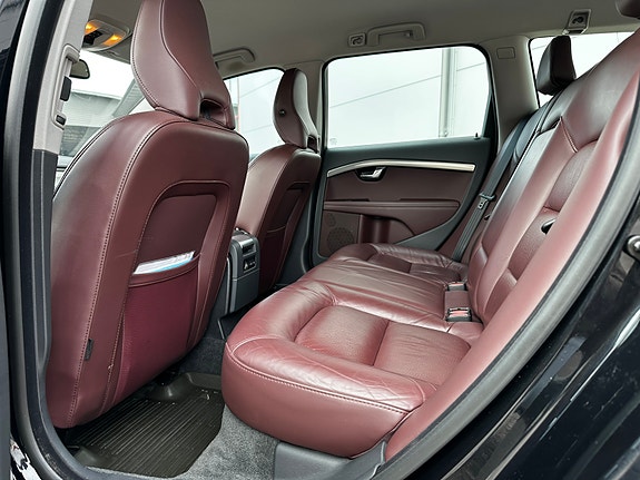 Volvo V70 10 of 17