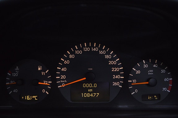 Mercedes-Benz CLK200 11 of 19