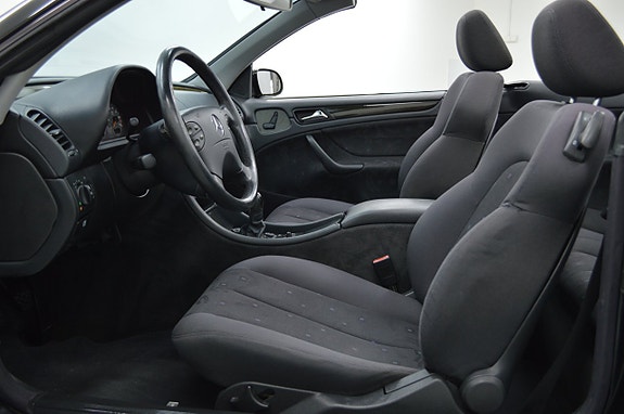 Mercedes-Benz CLK200 8 of 19