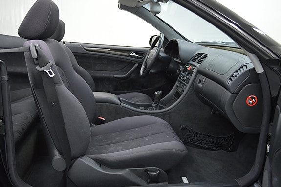 Mercedes-Benz CLK200 9 of 19
