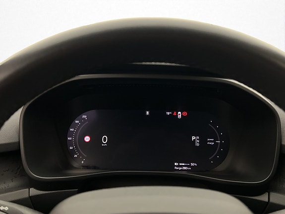 Volvo C40 18 of 30
