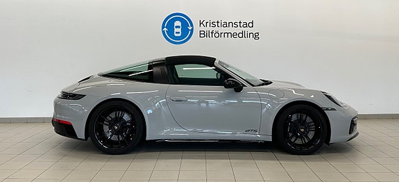 Porsche 911 Targa 4 GTS 7 of 15