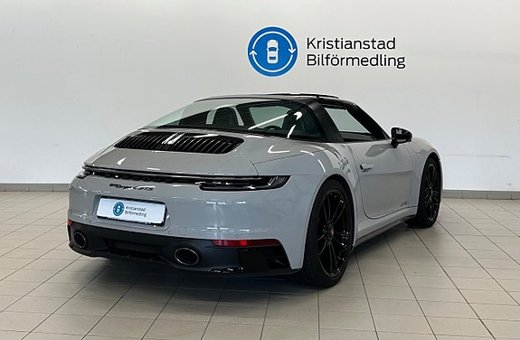 Porsche 911 Targa 4 GTS 10 of 15