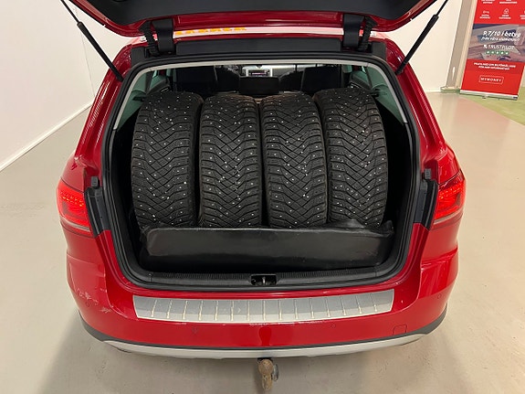 Volkswagen Passat Alltrack 11 of 27