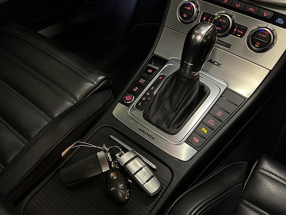 Volkswagen Passat Alltrack 23 of 27