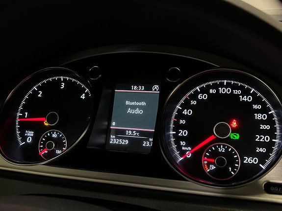 Volkswagen Passat Alltrack 24 of 27