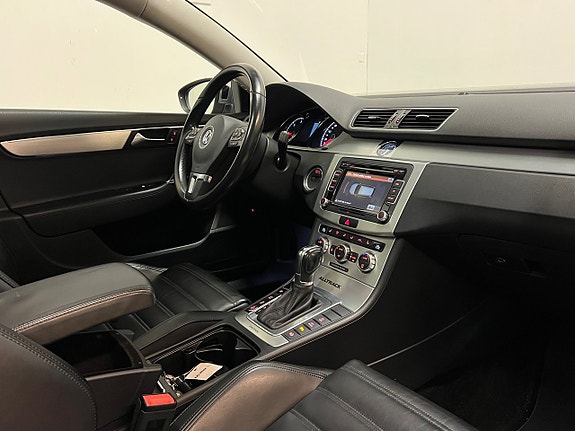 Volkswagen Passat Alltrack 19 of 27