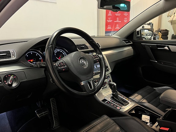 Volkswagen Passat Alltrack 14 of 27