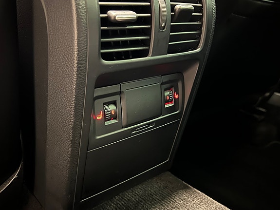 Volkswagen Passat Alltrack 15 of 27