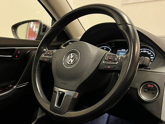 Volkswagen Passat Alltrack 25 of 27