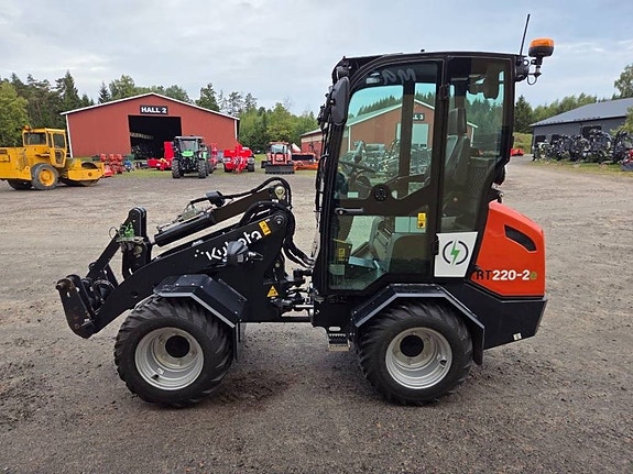 Kubota RT 220-2e 2 of 12