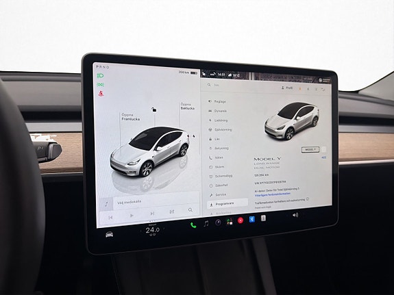 Tesla Model Y 26 of 30
