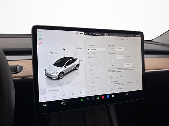 Tesla Model Y 22 of 30