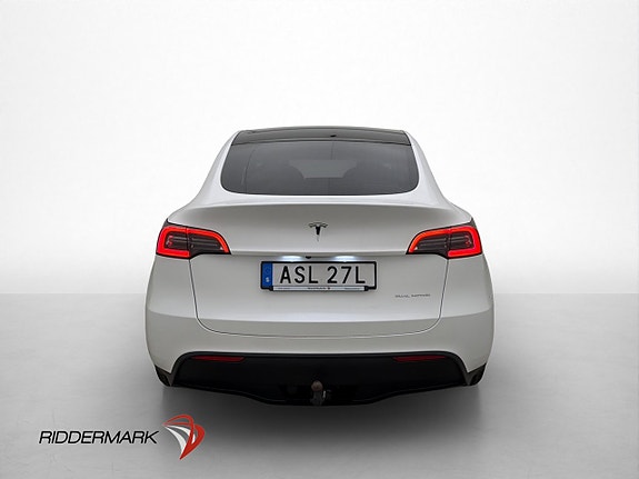 Tesla Model Y 8 of 30
