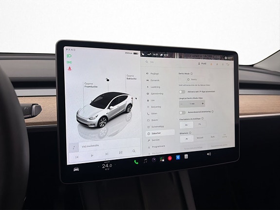 Tesla Model Y 25 of 30