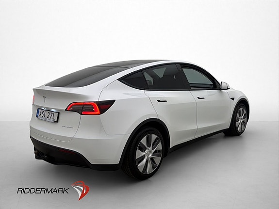 Tesla Model Y 9 of 30