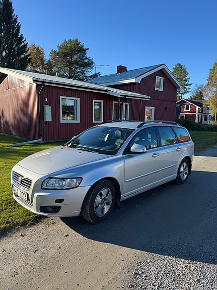 Volvo V50 2 of 6