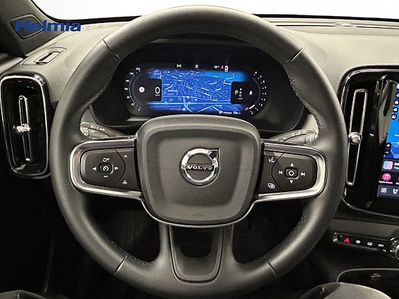 Volvo XC40 13 of 16