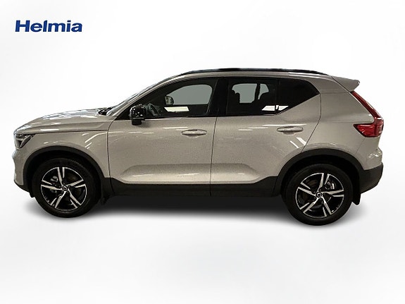 Volvo XC40 5 of 16