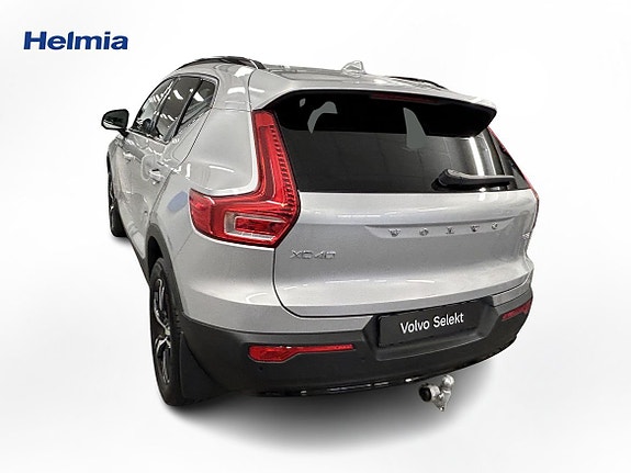 Volvo XC40 10 of 16
